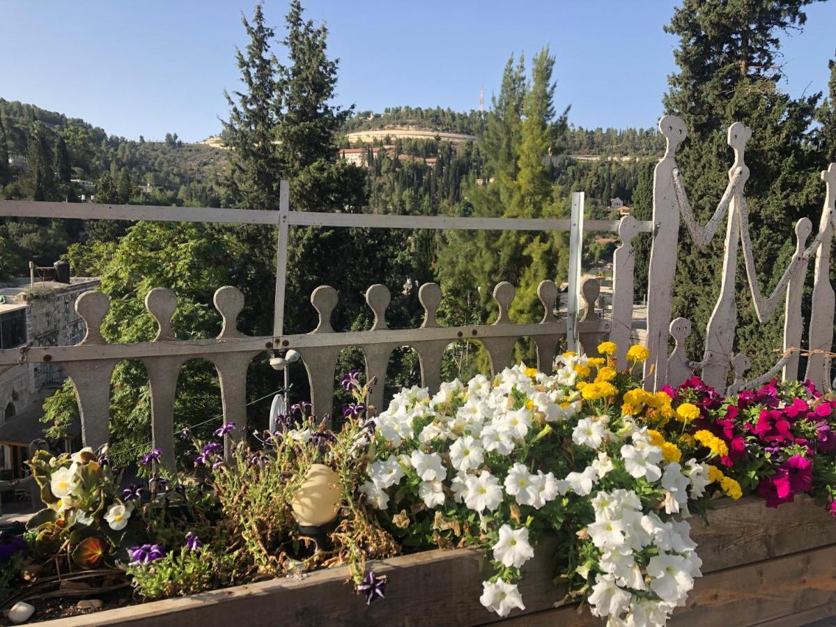 Sweet 'En Kerem View Bed & Breakfast Йерусалим Екстериор снимка