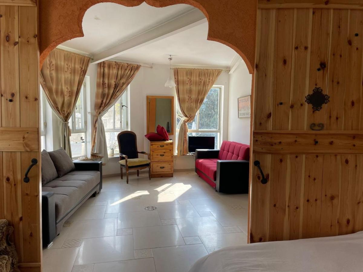 Sweet 'En Kerem View Bed & Breakfast Йерусалим Екстериор снимка