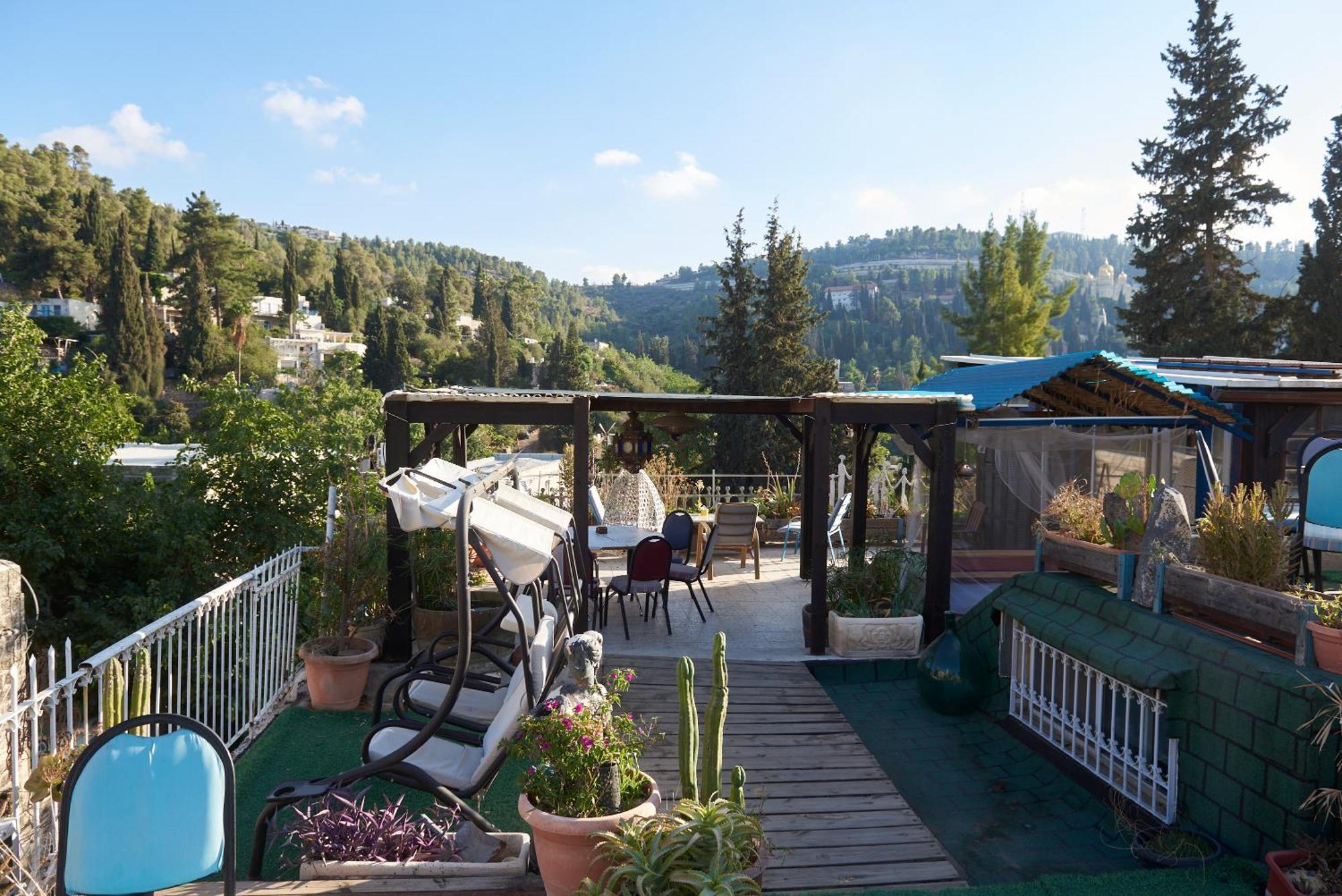 Sweet 'En Kerem View Bed & Breakfast Йерусалим Екстериор снимка