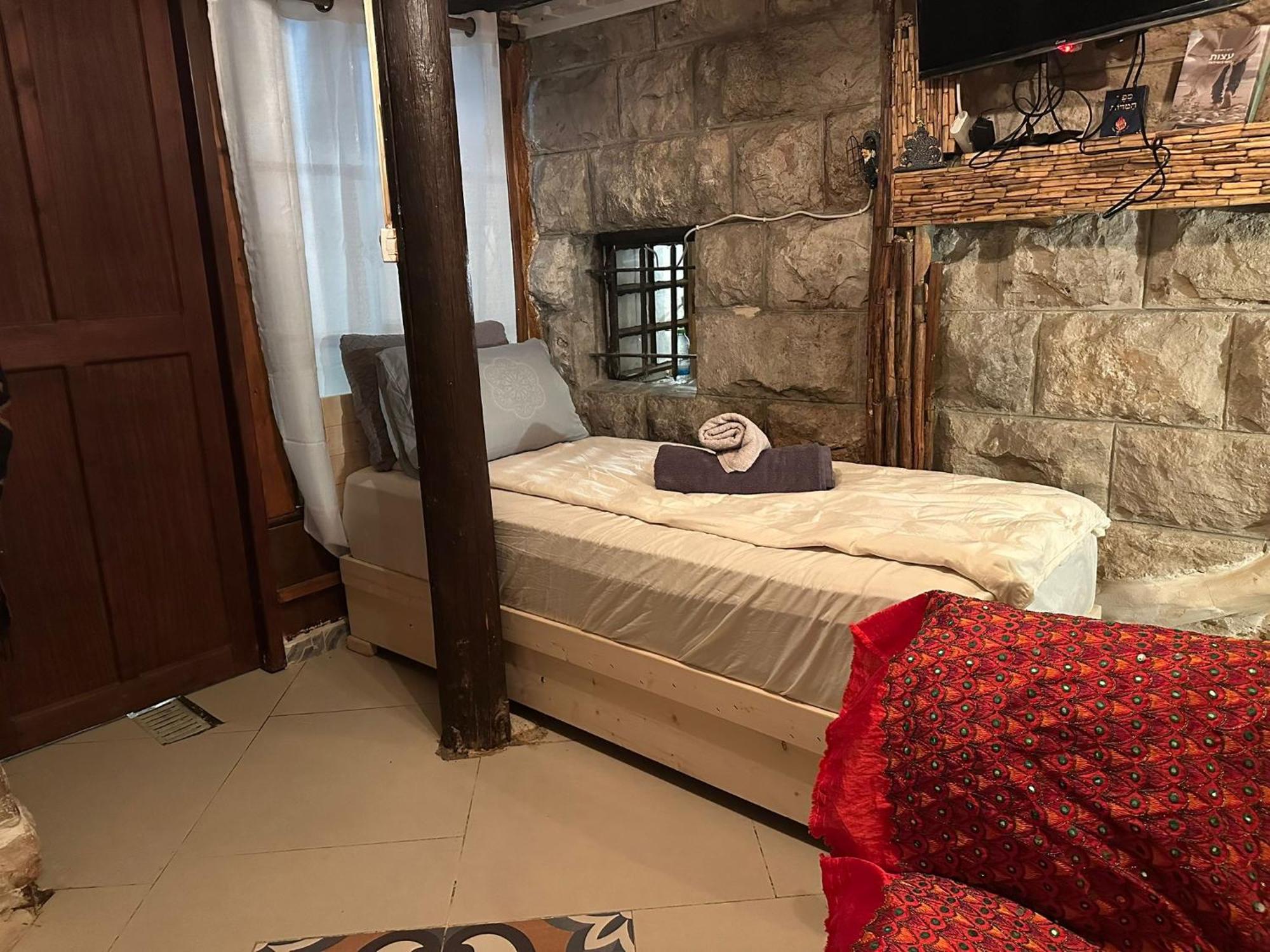 Sweet 'En Kerem View Bed & Breakfast Йерусалим Екстериор снимка