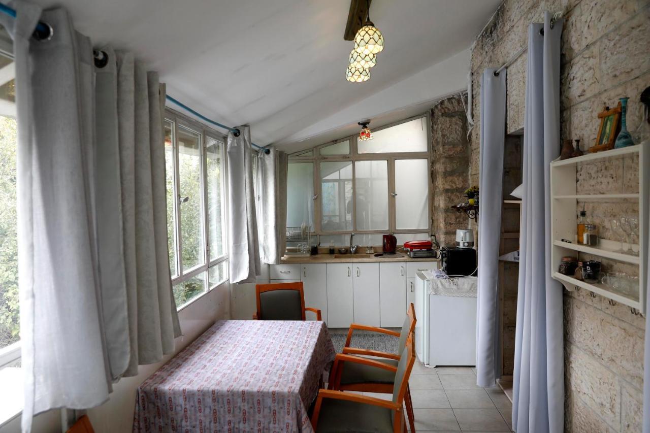 Sweet 'En Kerem View Bed & Breakfast Йерусалим Екстериор снимка